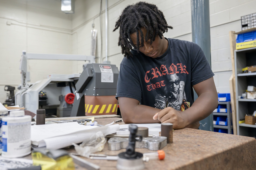 Advanced Manufacturing student working in class