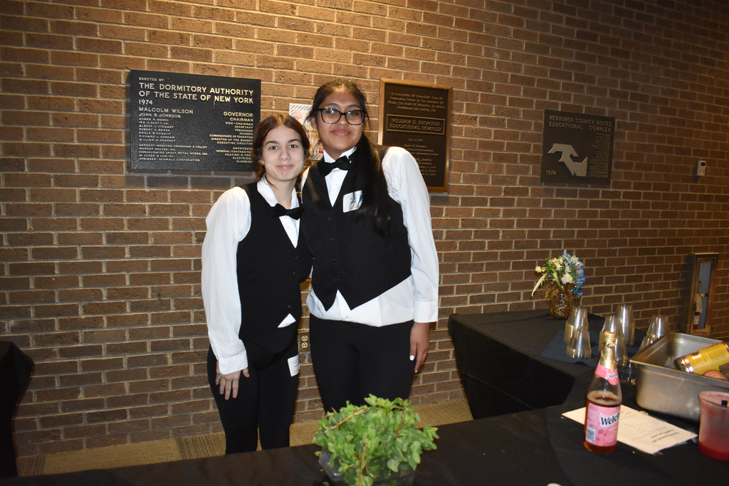 Two culinary students at mocktails station