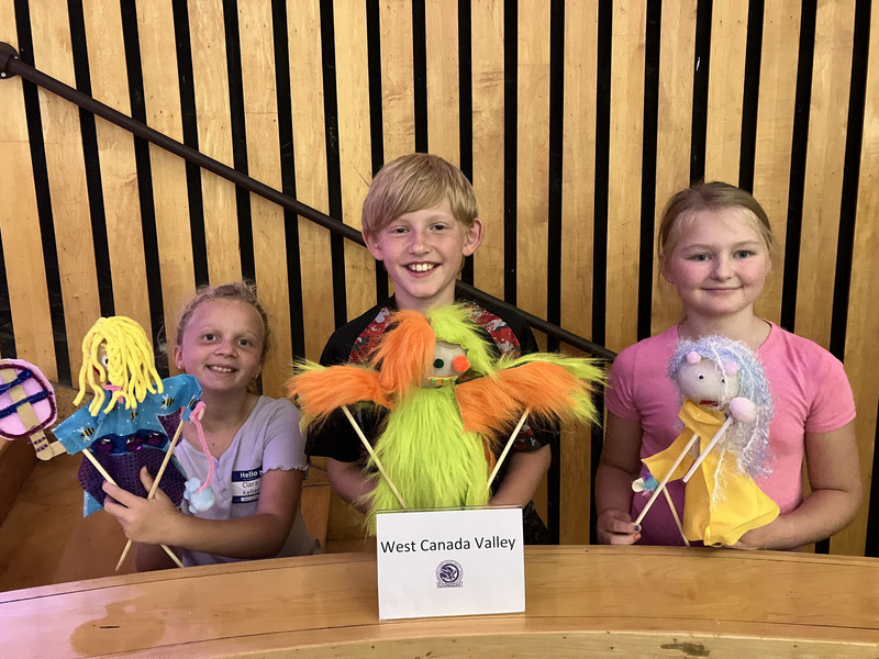 Honors Prograp puppet workshop
