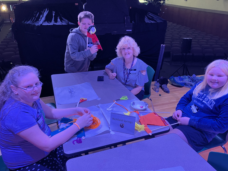 Honors Prograp puppet workshop
