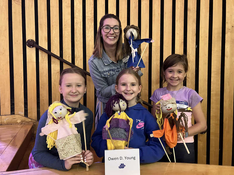 Honors Prograp puppet workshop