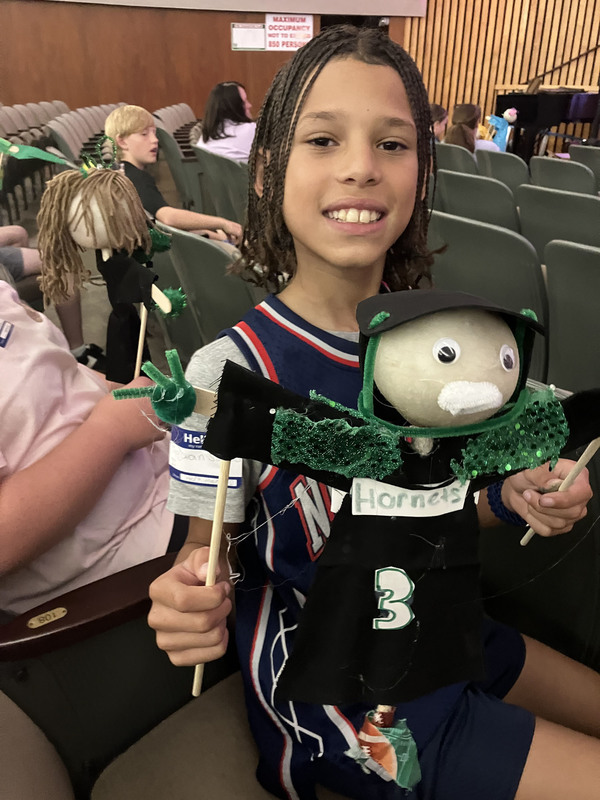 Honors Prograp puppet workshop