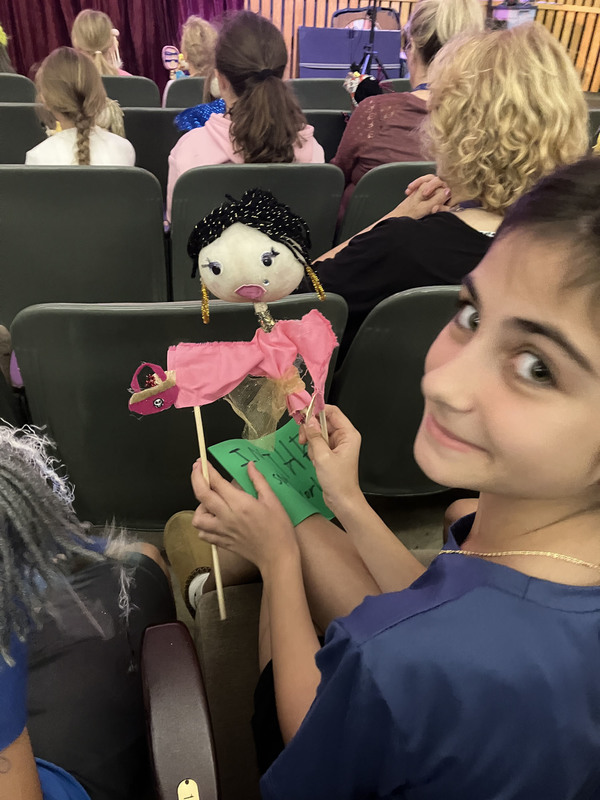 Honors Prograp puppet workshop