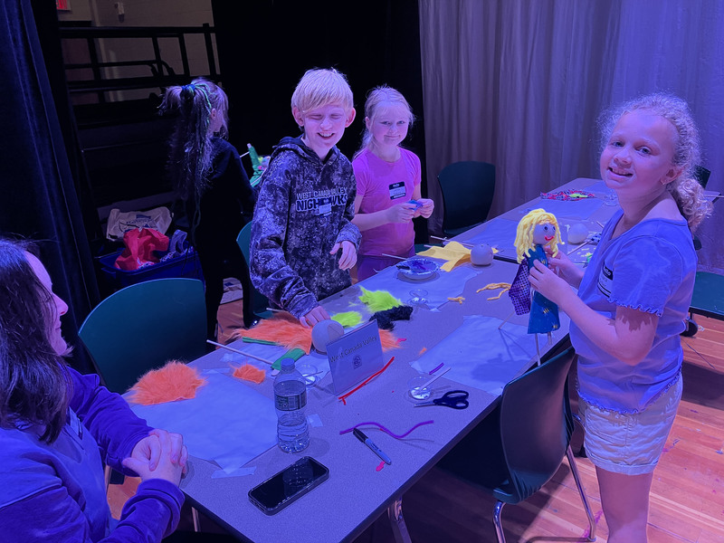 Honors Prograp puppet workshop