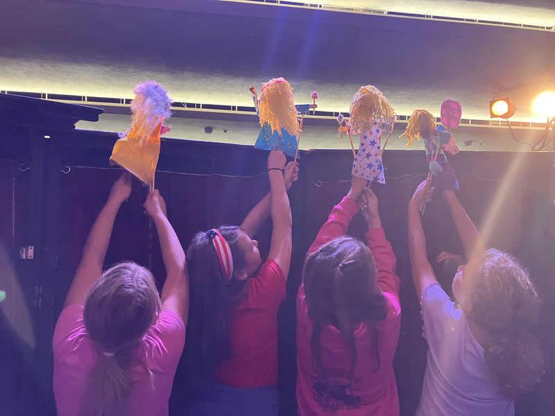Honors Prograp puppet workshop