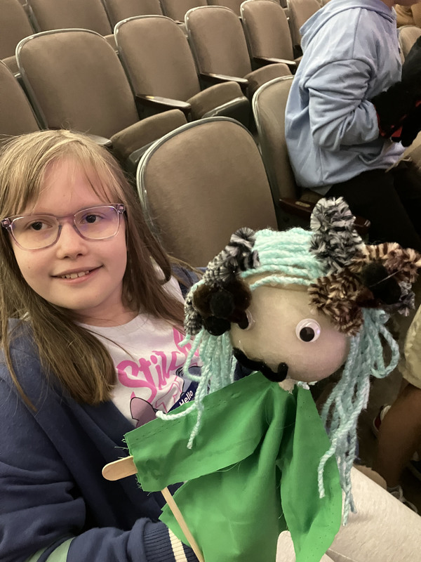 Honors Prograp puppet workshop