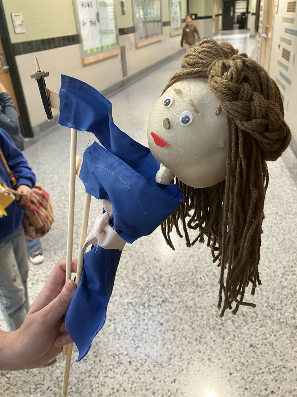 Honors Prograp puppet workshop
