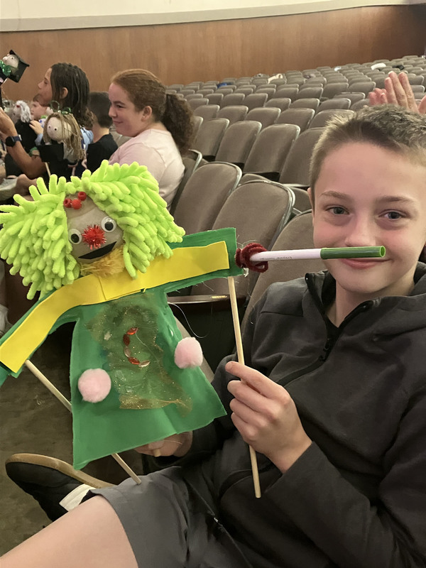 Honors Prograp puppet workshop