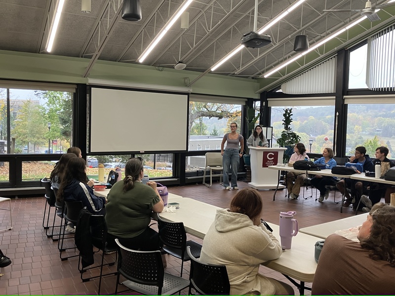 Honors Program students tour Colgate University sustainability program