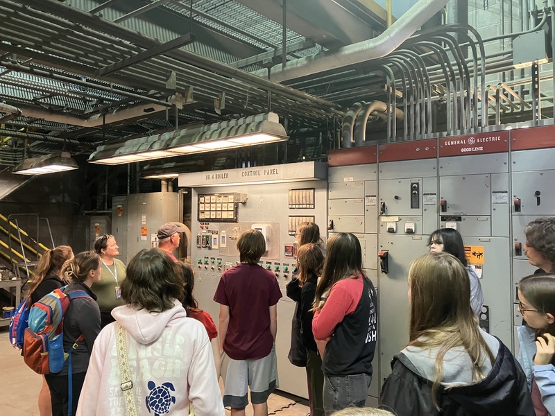 Honors Program students tour Colgate University sustainability program