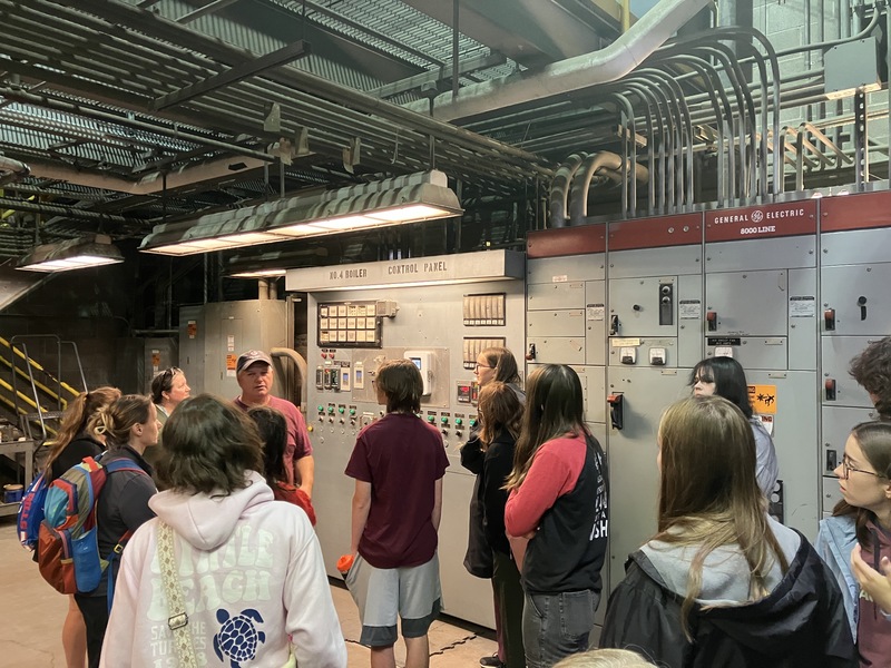 Honors Program students tour Colgate University sustainability program
