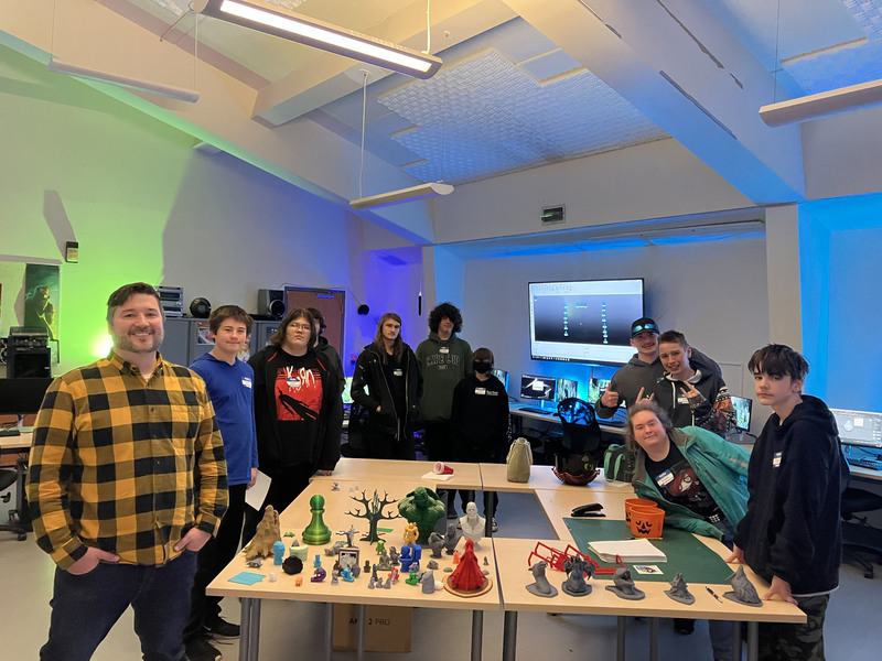 MVCC assistant professor and high school students in lab at MVCC