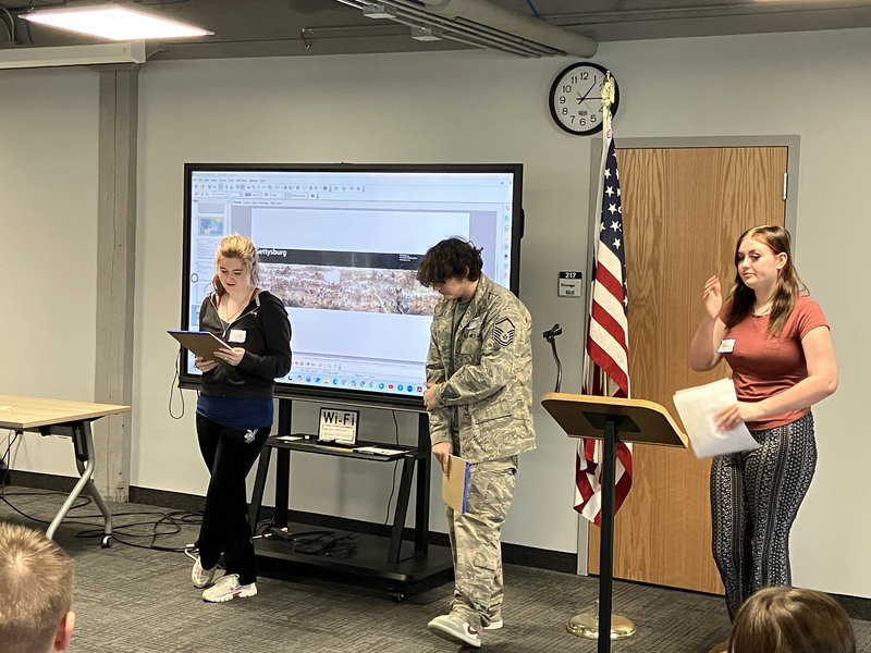Eighth graders presenting about Civil War