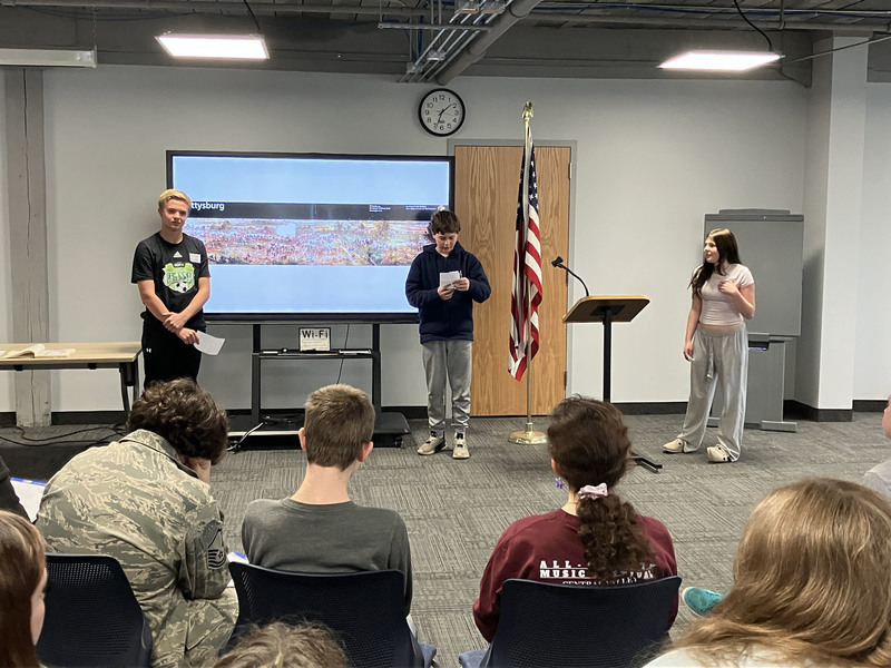 Eighth graders presenting about Civil War