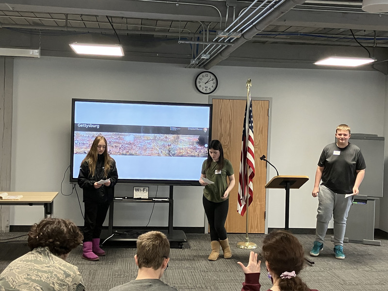 Eighth graders presenting about Civil War