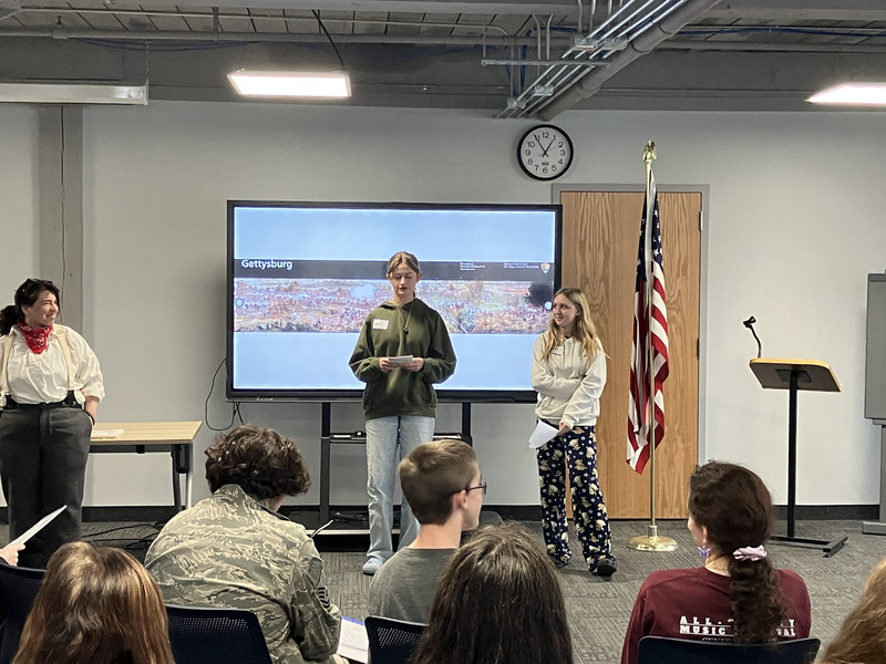 Eighth graders presenting about Civil War