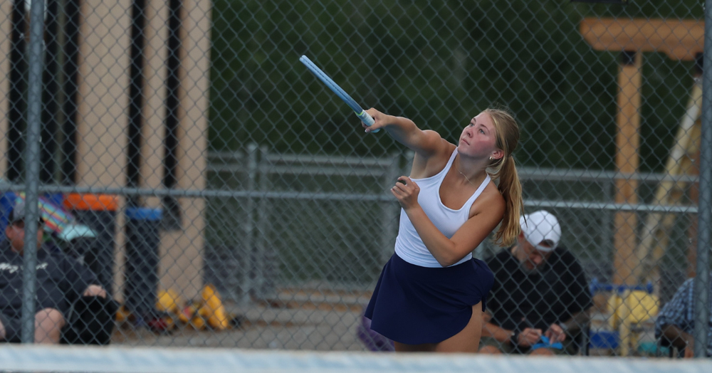 Hermantown girls tennis player