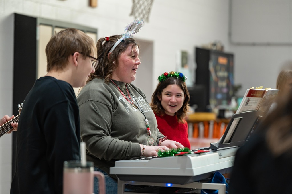 HES Hanging of The Greens