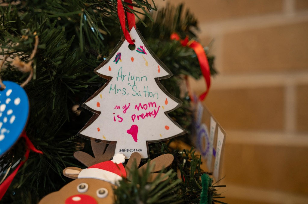 HES Hanging of The Greens