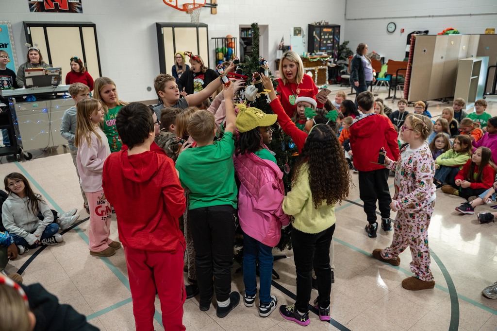 HES Hanging of The Greens