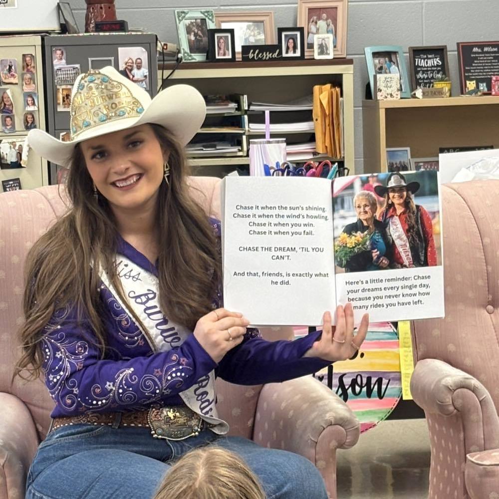 Calie Troyer - Book Chase the Dream