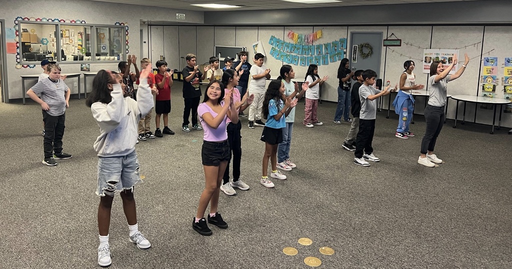 hollyvale students dancing
