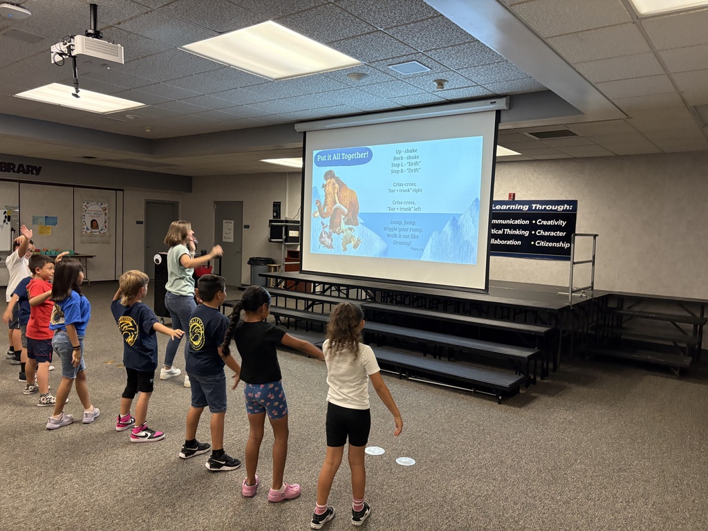 hollyvale students dancing