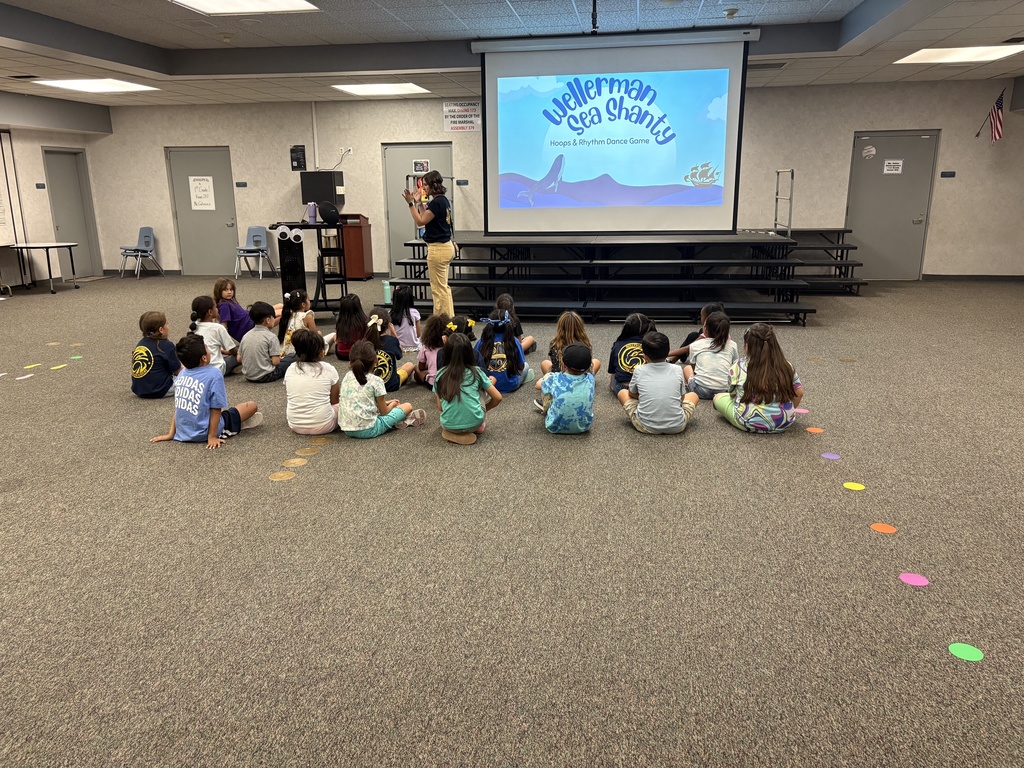 hollyvale students dancing