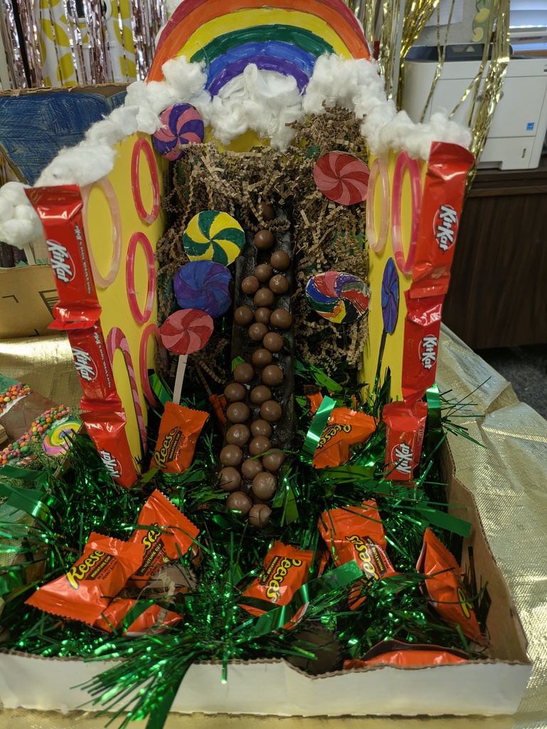 Our 3rd graders just wrapped up a deliciously fun novel study of Charlie and the Chocolate Factory! 📚 Students dove deep into character traits and brought their creativity to life by designing their very own chocolate factories at home! From wild inventions to sweet surprises, their imaginations were as rich as Willy Wonka’s!