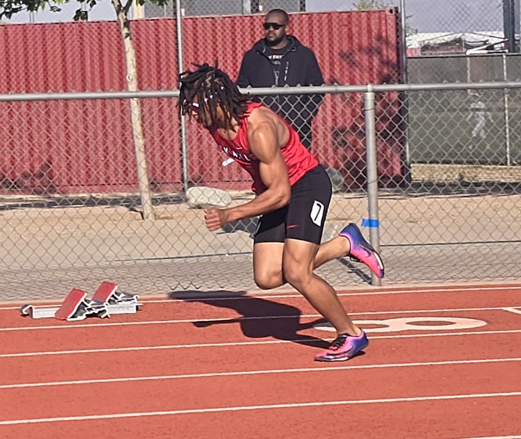 🏆🎓 Oak Hills High School – March Student & Athlete of the Month 🔴⚫ 📚 Student of the Month: Tyler Igarik  Tyler exemplifies what it means to be a Bulldog, maintaining a 4.0 GPA while earning recognition as Oak Hills’ CIF Academic Athlete of the Year. A big contributor to Bulldog Football, he assisted the program in winning its fifth straight Mojave River League Championship, including four straight during his high school career, while also helping the team earn CIF Academic Excellence recognition for four consecutive years. 🏅 Athlete of the Month: Jaylen Gooden  Jaylen continues to shine in the classroom and in competition, earning a 3.77 GPA this grading period and maintaining academic scholar recognition throughout high school. On the field, he earned All-MRL First Team honors at running back and is currently part of our Track & Field 4x100 relay team, which currently ranks amongst the fastest in California. Jaylen plans to pursue a doctorate in physical therapy and open his own practice. 🔴⚫ Congratulations Tyler and Jaylen!  It’s a great day to be a Bulldog!