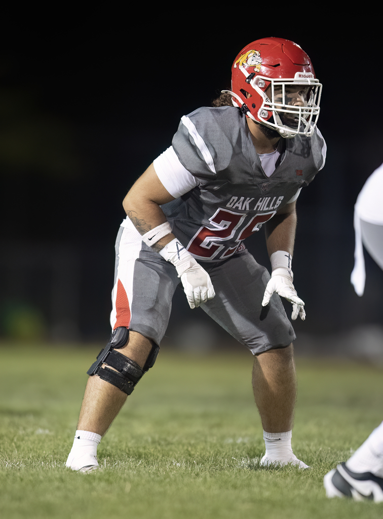 🏆🎓 Oak Hills High School – March Student & Athlete of the Month 🔴⚫ 📚 Student of the Month: Tyler Igarik  Tyler exemplifies what it means to be a Bulldog, maintaining a 4.0 GPA while earning recognition as Oak Hills’ CIF Academic Athlete of the Year. A big contributor to Bulldog Football, he assisted the program in winning its fifth straight Mojave River League Championship, including four straight during his high school career, while also helping the team earn CIF Academic Excellence recognition for four consecutive years. 🏅 Athlete of the Month: Jaylen Gooden  Jaylen continues to shine in the classroom and in competition, earning a 3.77 GPA this grading period and maintaining academic scholar recognition throughout high school. On the field, he earned All-MRL First Team honors at running back and is currently part of our Track & Field 4x100 relay team, which currently ranks amongst the fastest in California. Jaylen plans to pursue a doctorate in physical therapy and open his own practice. 🔴⚫ Congratulations Tyler and Jaylen!  It’s a great day to be a Bulldog!