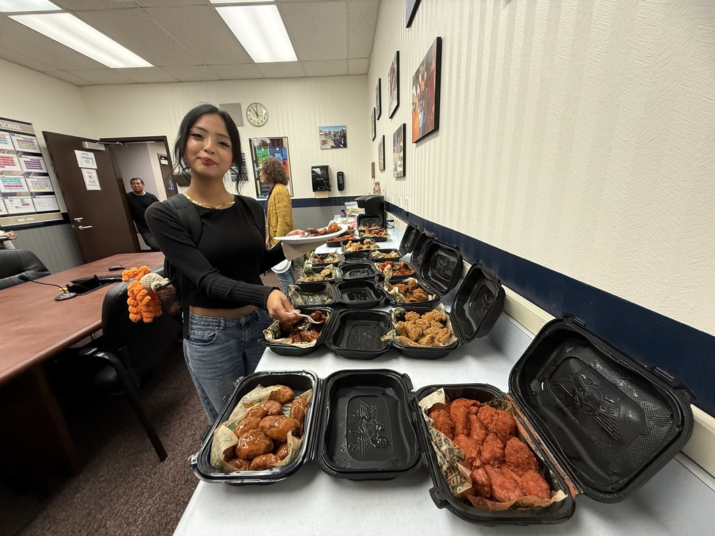 Students earning Wing Stop