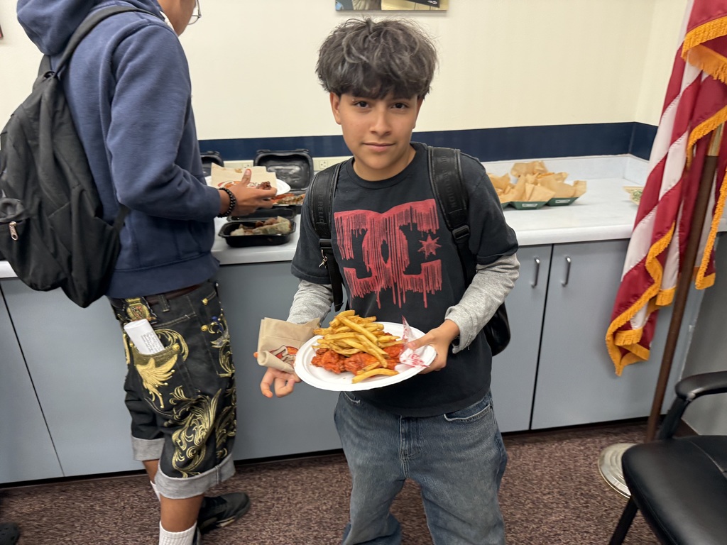 Students earning Wing Stop