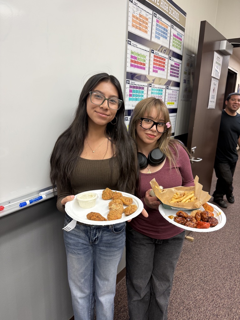 Students earning Wing Stop