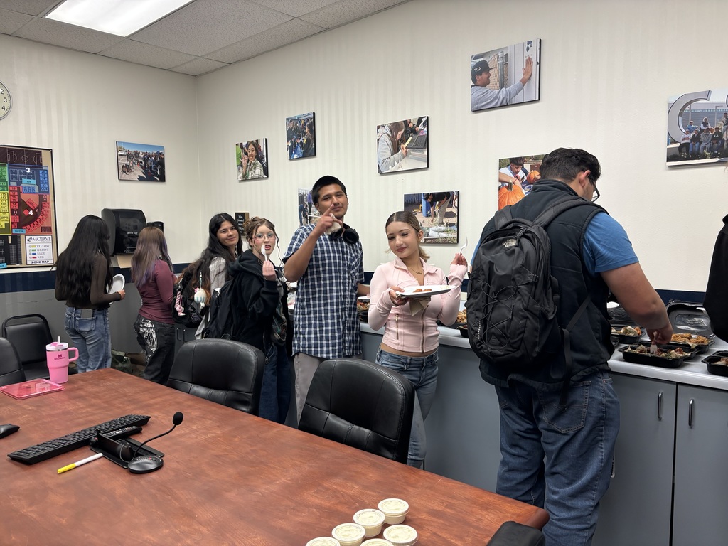 Students earning Wing Stop