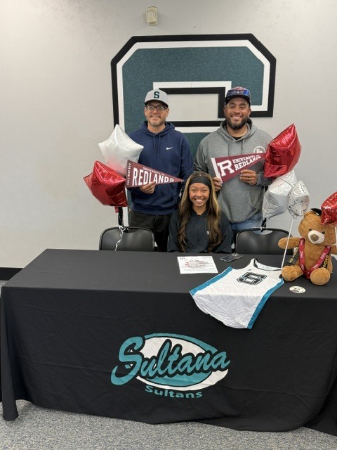 Ke’Maya Jackson signing