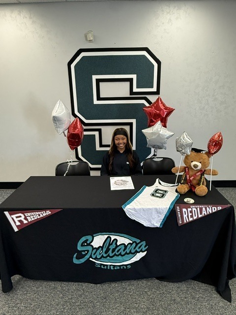 Ke’Maya Jackson signing