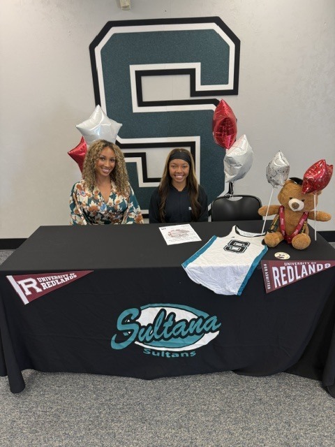 Ke’Maya Jackson signing