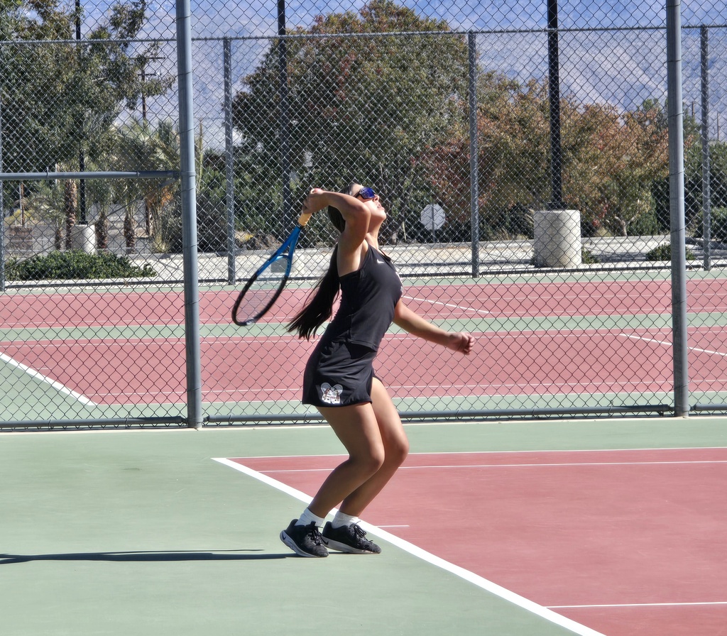 🎾 BULLDOGS DOMINATE AT MRL FINALS! 🐾 The Oak Hills Bulldogs girls tennis team had an outstanding showing at the MRL Finals! 🏆 Singles Champion: Madyson Peters went undefeated throughout the entire season and capped it off by winning the MRL Finals tournament! Teammate Allison Gonzalez-Medina also had a great tournament, finishing 2nd in singles! 🎾 Doubles Success: Jadyn Jose and Alex Gonzalez teamed up to take 3rd place, while Bella Janiszewska and Jesse Fernandez finished in 4th place! 🔥 To top it all off, all six Bulldogs earned 1st Team All-League honors! Congratulations to our players and coaches on an incredible season! Way to represent Oak Hills! 🐾 IT'S A GREAT DAY TO BE A BULLDOG! 🐾