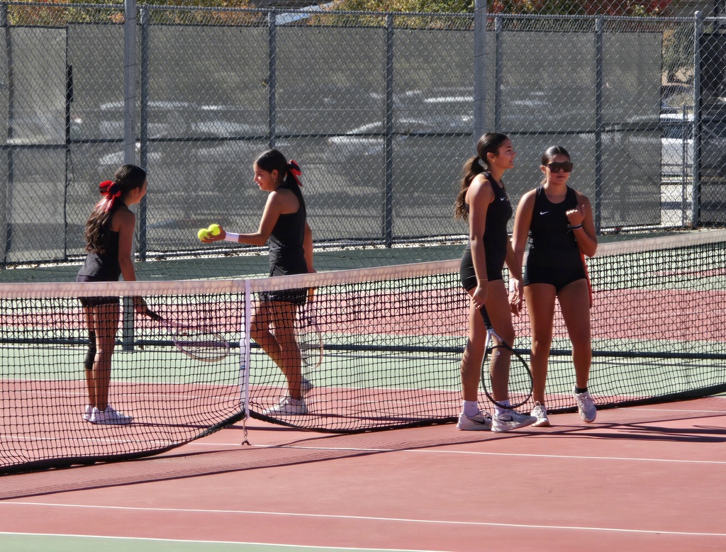 🎾 BULLDOGS DOMINATE AT MRL FINALS! 🐾 The Oak Hills Bulldogs girls tennis team had an outstanding showing at the MRL Finals! 🏆 Singles Champion: Madyson Peters went undefeated throughout the entire season and capped it off by winning the MRL Finals tournament! Teammate Allison Gonzalez-Medina also had a great tournament, finishing 2nd in singles! 🎾 Doubles Success: Jadyn Jose and Alex Gonzalez teamed up to take 3rd place, while Bella Janiszewska and Jesse Fernandez finished in 4th place! 🔥 To top it all off, all six Bulldogs earned 1st Team All-League honors! Congratulations to our players and coaches on an incredible season! Way to represent Oak Hills! 🐾 IT'S A GREAT DAY TO BE A BULLDOG! 🐾