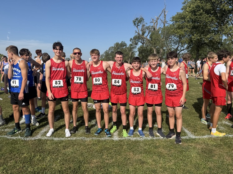 Hiawatha’s men’s team on the start line