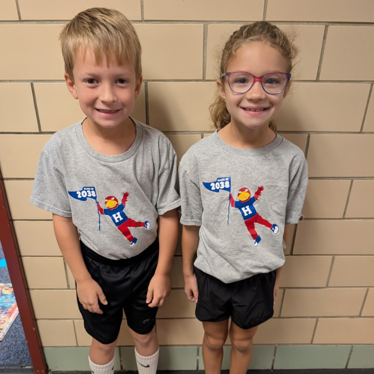 These kids aren’t joking around…. They took twin day seriously!!