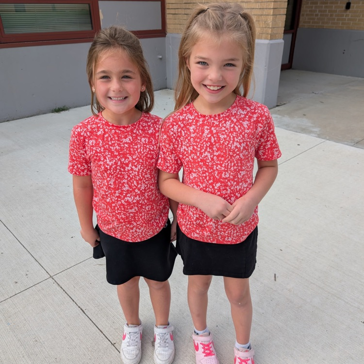 These kids aren’t joking around…. They took twin day seriously!!