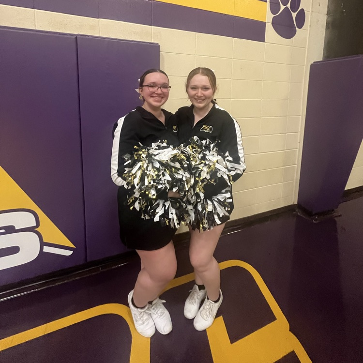 Senior cheerleaders 