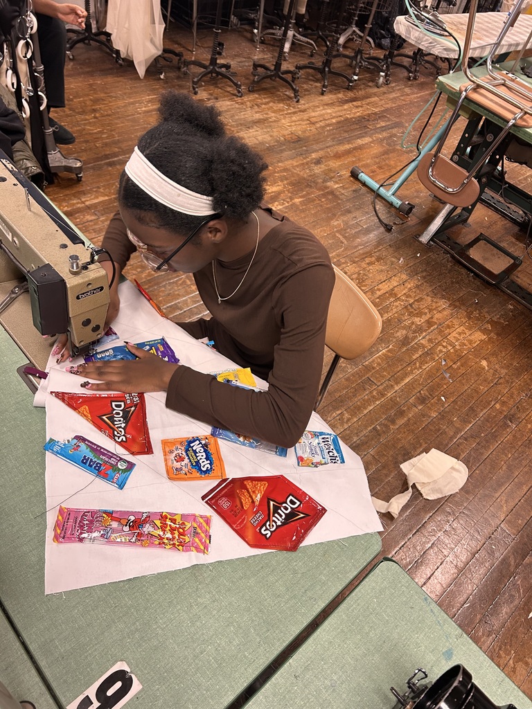 Ahmaya is sewing up her wrapper inspired ensemble!