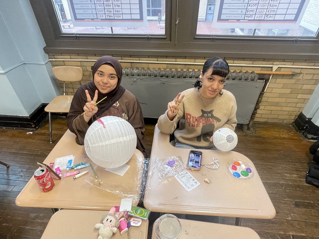 Decorating Paper Lanterns for the Holidays