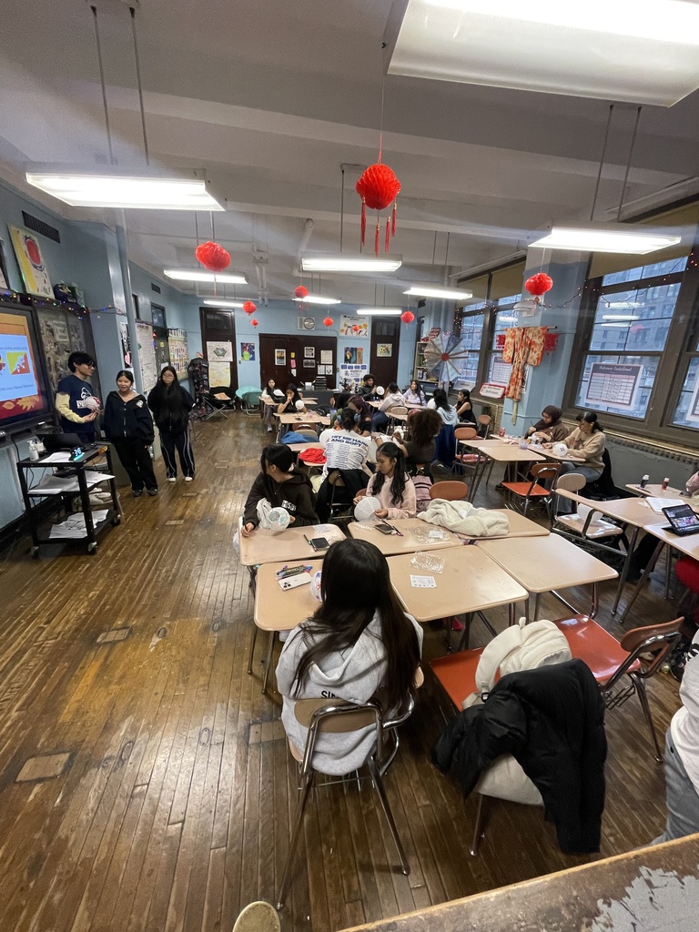 Decorating Paper Lanterns for the Holidays