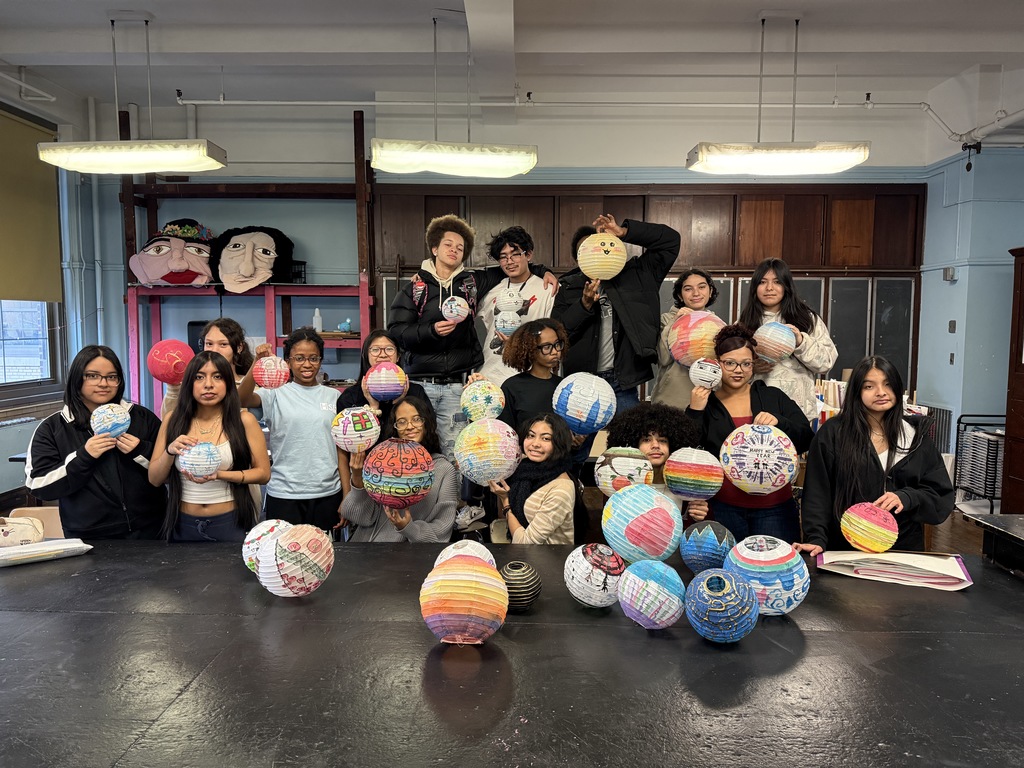 Ms. Leighton's Materials and Techniques Class