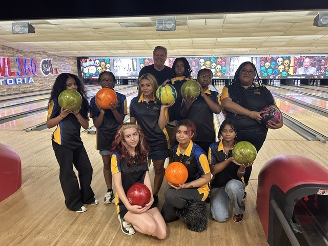 BOWLING
