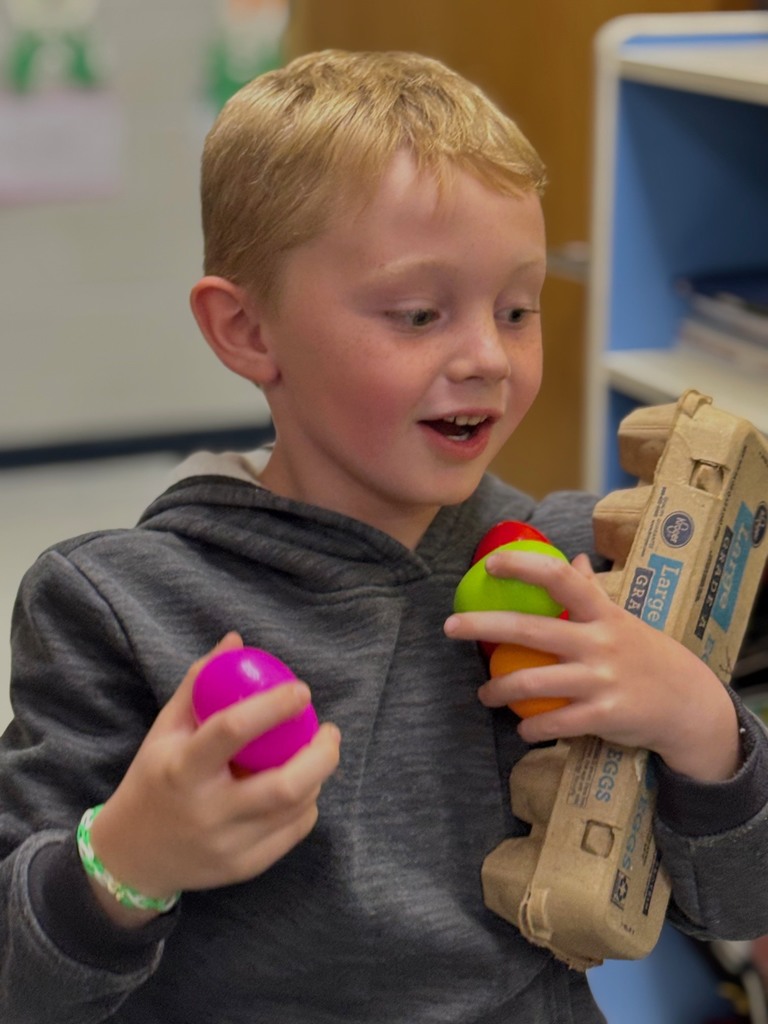 🥚🐰 Kindergarten Easter Fun!  Our Kindergarten students had a blast during their classroom Easter egg hunt! With a little help from their 4th grade buddies—who came in ahead of time to hide the eggs—the excitement was through the roof.  It was so special to see our older students helping create a fun and memorable experience for our Kindergarteners. Lots of smiles, laughter, and teamwork all around!  Great job to our 4th grade helpers and happy hunting, Kindergarten! 🌷✨